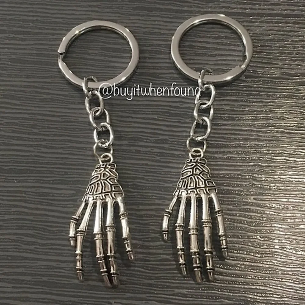 Skeleton Hand Gothic Skull Keychains - Picture 2 of 10